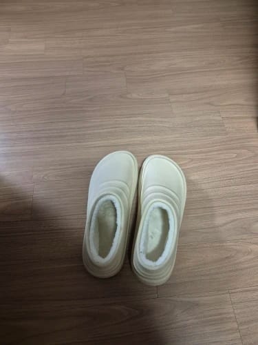 Customer photo review of The Snuggi Work Clogs