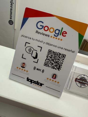 Customer photo review of Expositor Reseñas Google NFC y QR