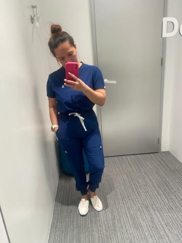 Customer photo review of Jogger MoveTech® Scrub Pants 2.0 - New Logo Women / Navy