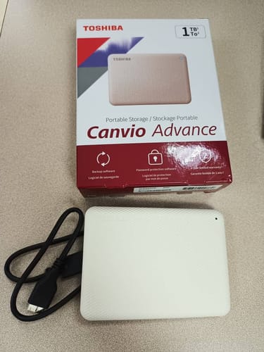 Customer photo review of Disco Duro Externo Toshiba 1TB CANVIO ADVANCE USB 3.0 Color Blanco HDTCA10XW3AA