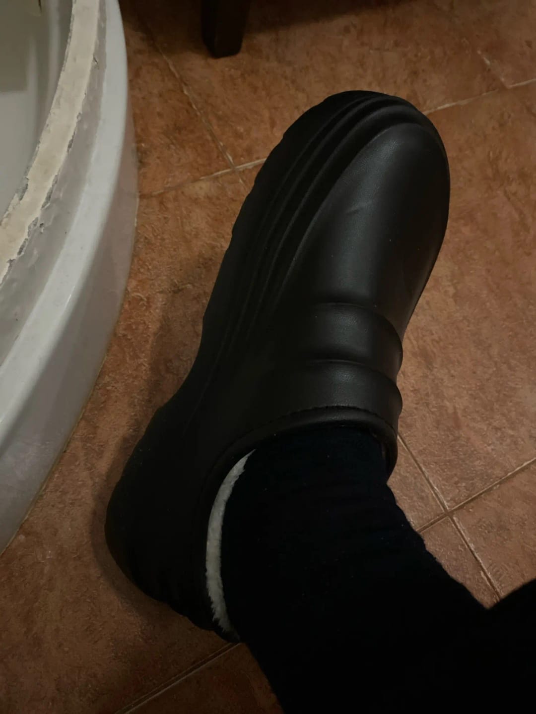 Customer photo review of The Snuggi Work Clogs