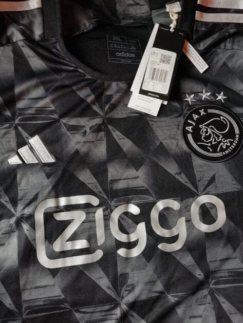 Customer photo review of Kid’s Mystery Football Shirt Box