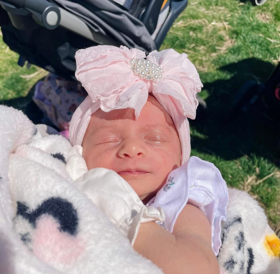 Customer photo review of Pearl Ruffled Headband