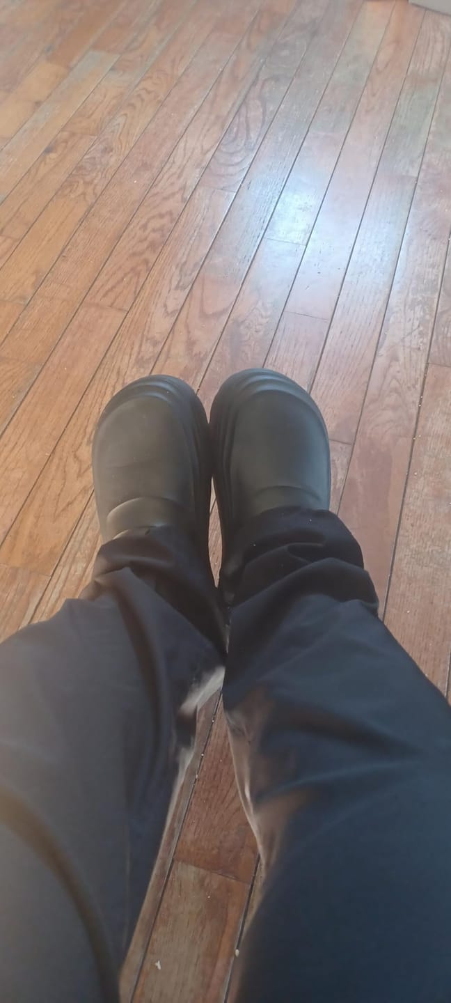 Customer photo review of The Snuggi Work Clogs