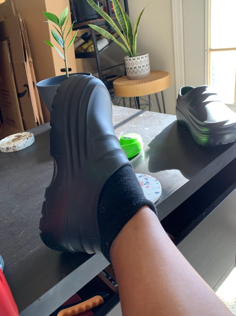 Customer photo review of The Snuggi Work Clogs