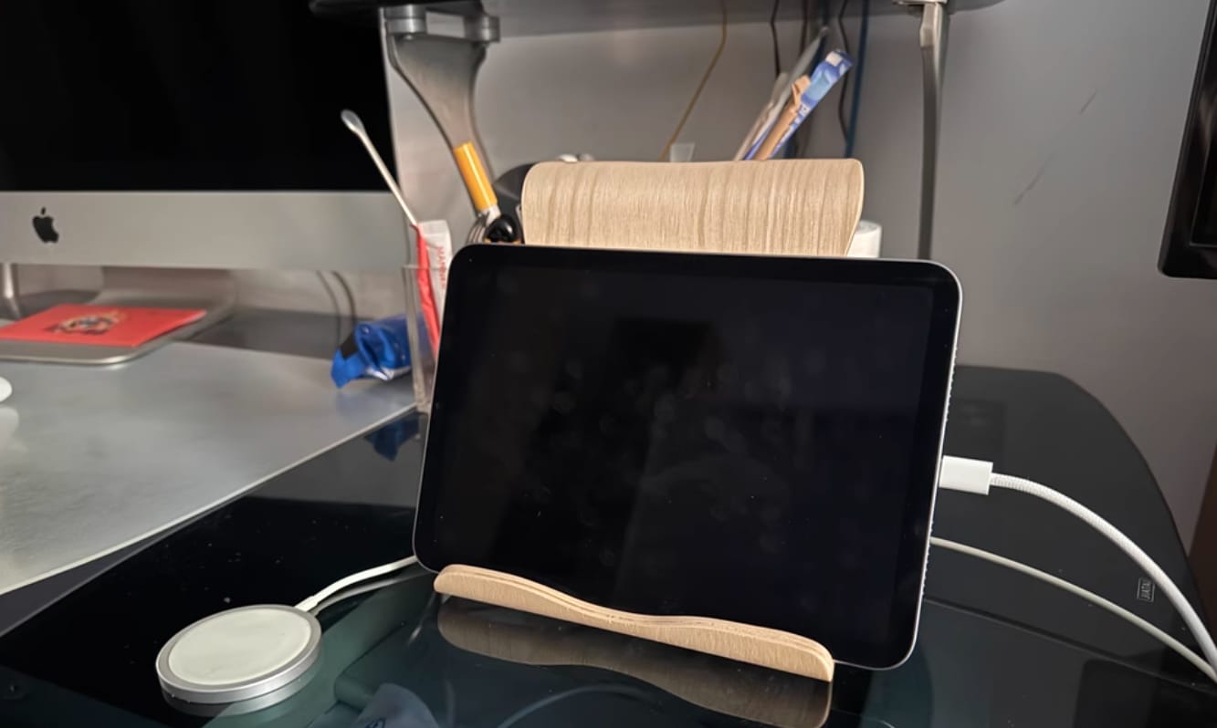 Customer photo review of Wooden Tablet Holder for Desk