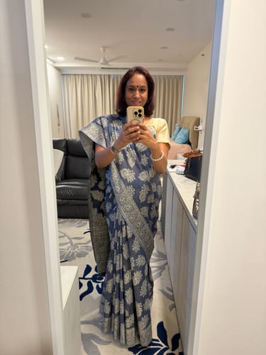 Customer photo review of Greyish Blue Lucknowi Chikankari Cotton Princess Saree