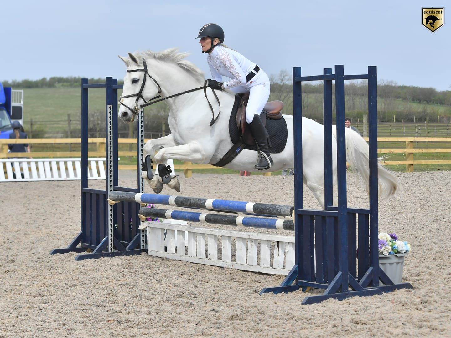Customer photo review of PARIS - BREECHES | WHITE ROSE GOLD
