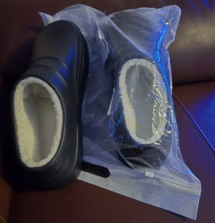 Customer photo review of The Snuggi Work Clogs