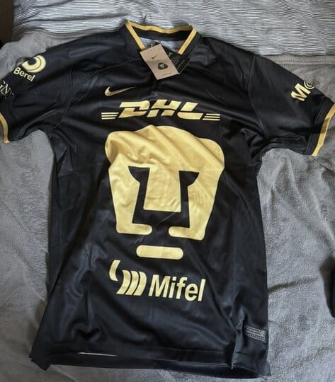 Customer photo review of Men’s Mystery Football Shirt Box