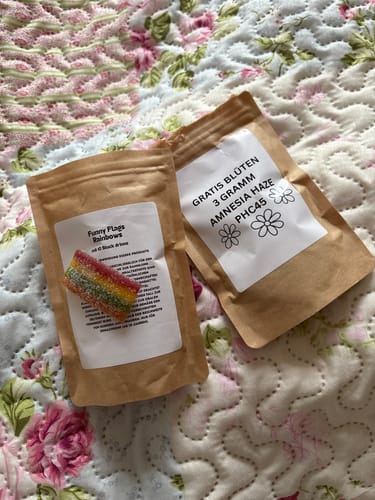 Customer photo review of THC Spacegummies Rainbow