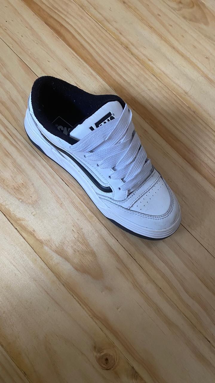Customer photo review of Zapatilla Vans Hylane Unisex Blanco