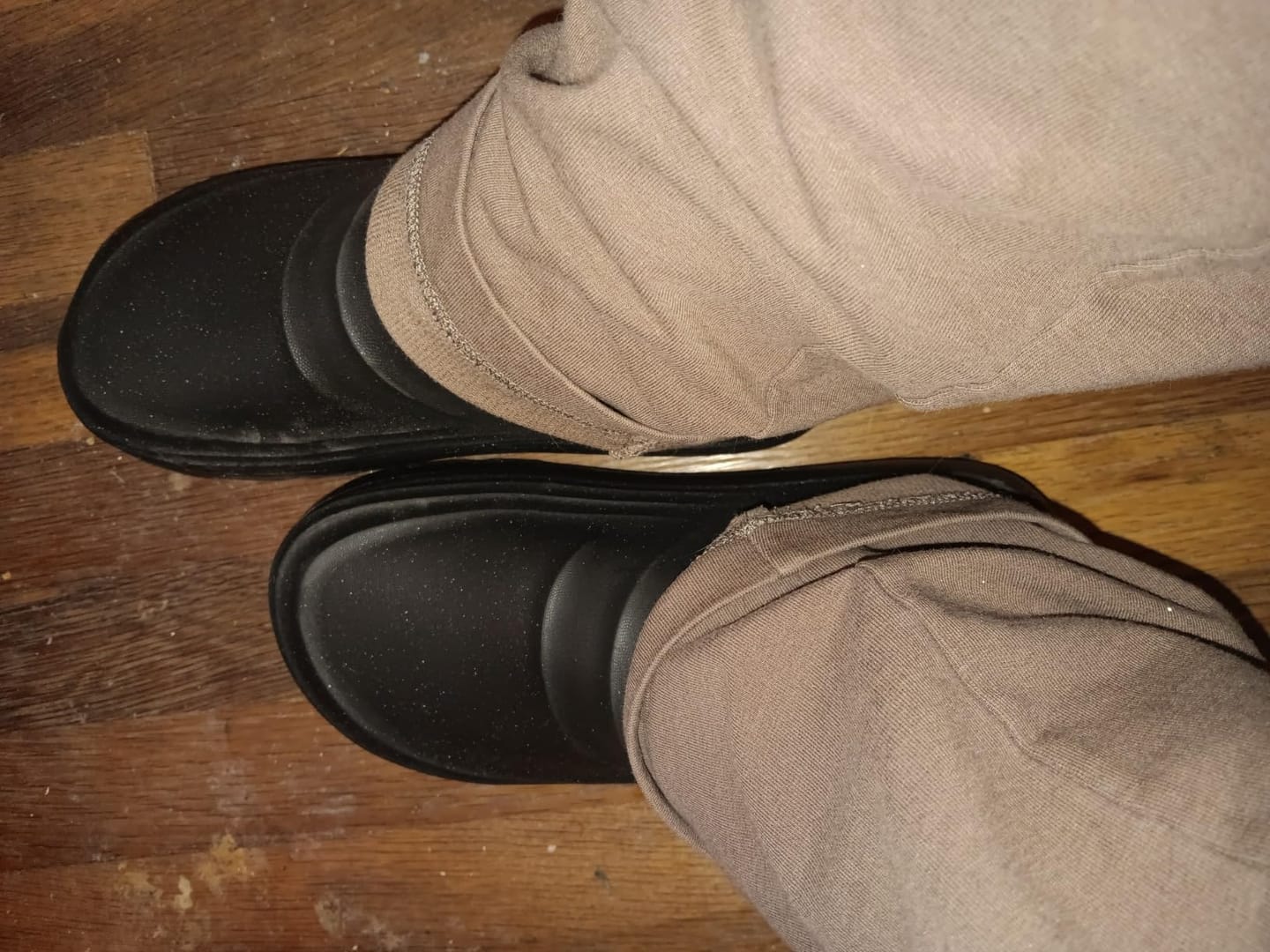 Customer photo review of The Snuggi Work Clogs