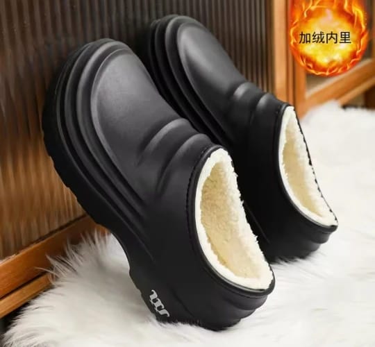 Customer photo review of The Snuggi Work Clogs