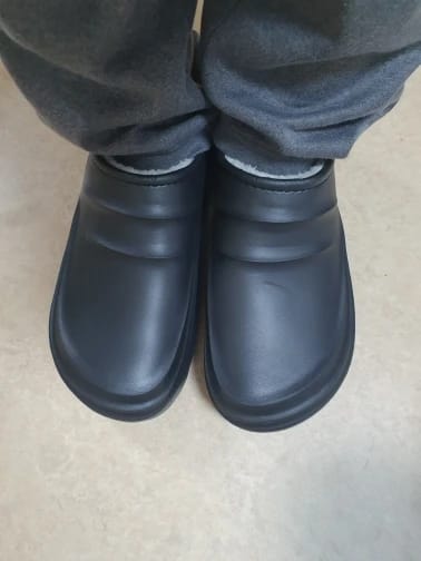Customer photo review of The Snuggi Work Clogs