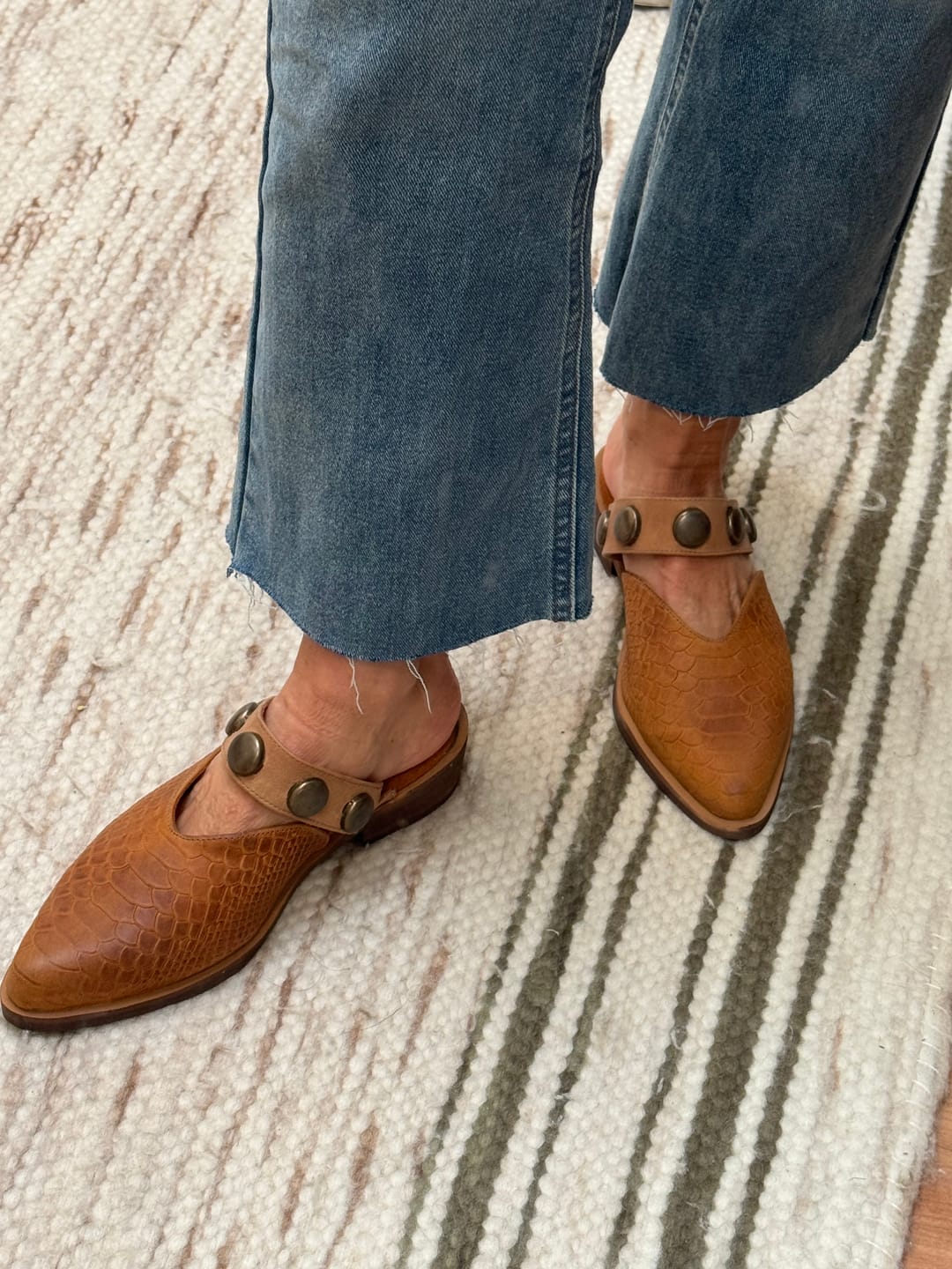 Customer photo review of Babucha Mujer De Cuero Pibi C46 Camel