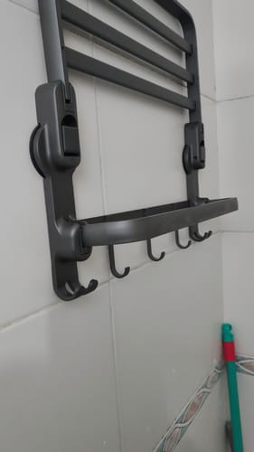 Customer photo review of Estante Y Toallero Plegable Baño Organizador Con Ganchos