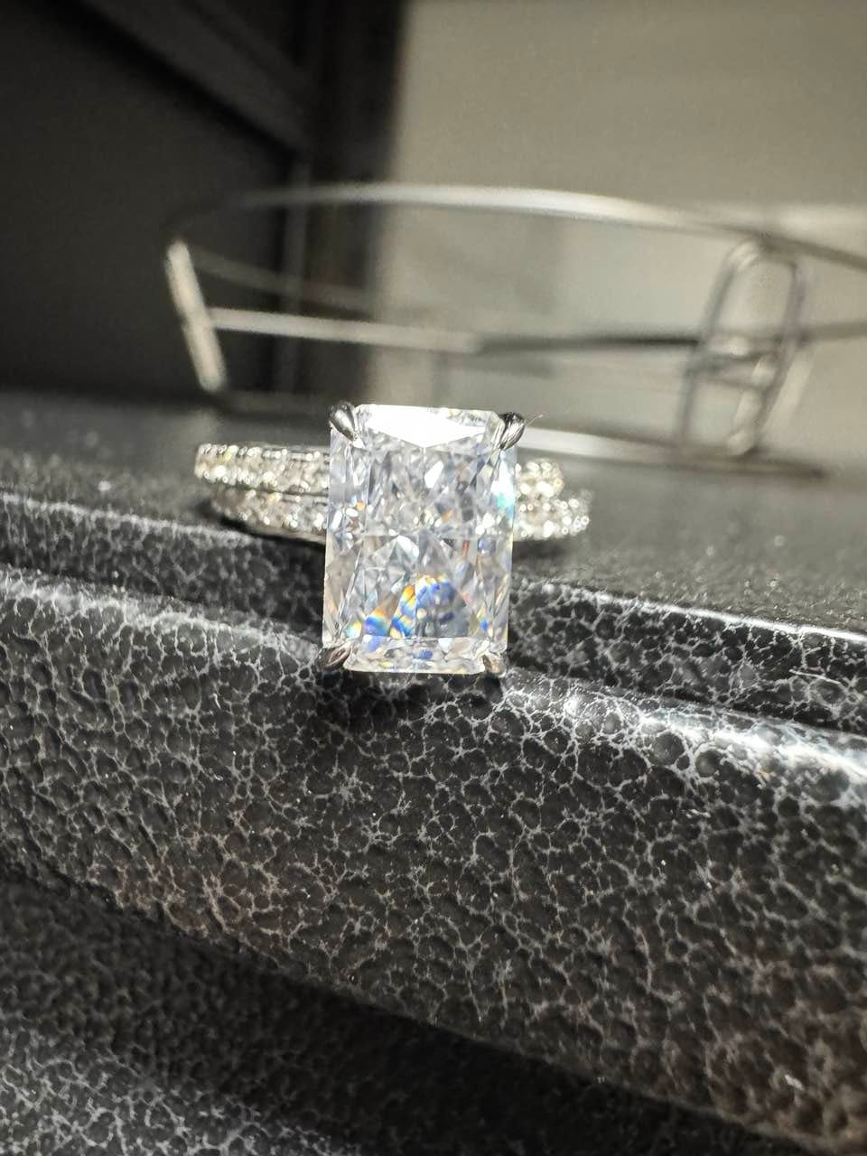 Customer photo review of S925 3.5 Carat Radiant Cut Wedding Ring Set In Sterling Silver Holiday Ring Gift For Women
