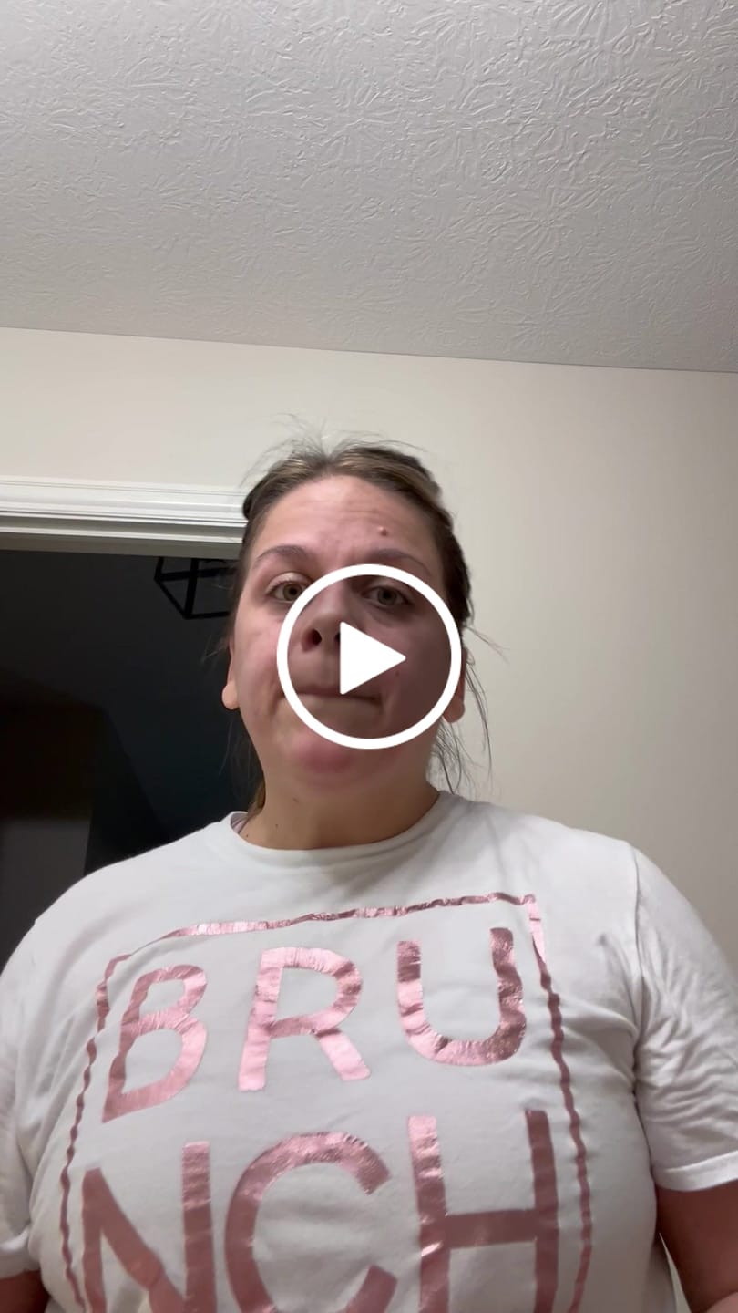 Customer video review of Cool + Glow Facial Towelettes