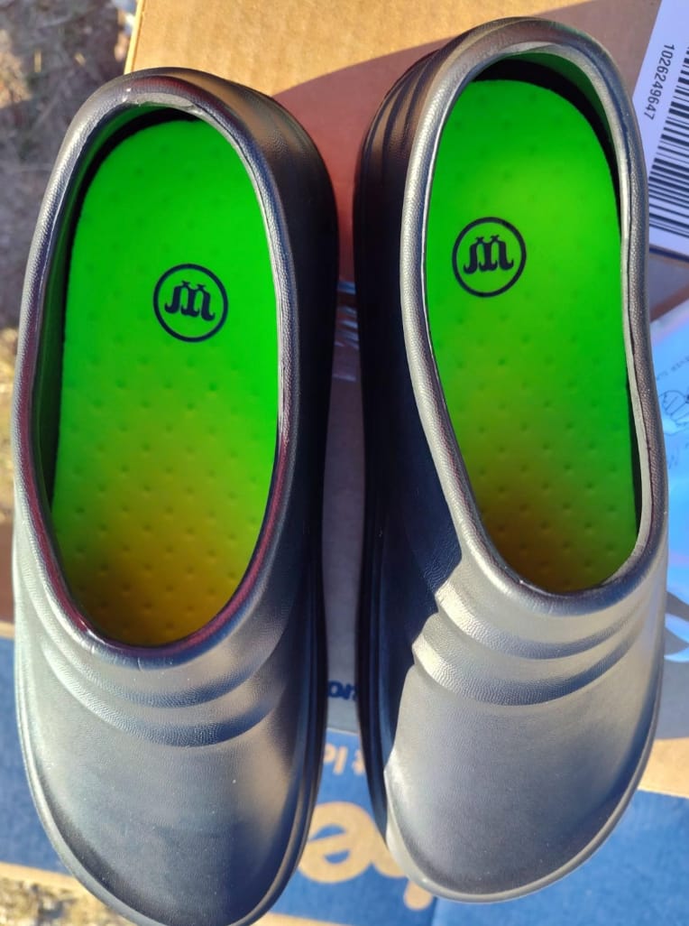 Customer photo review of The Snuggi Work Clogs