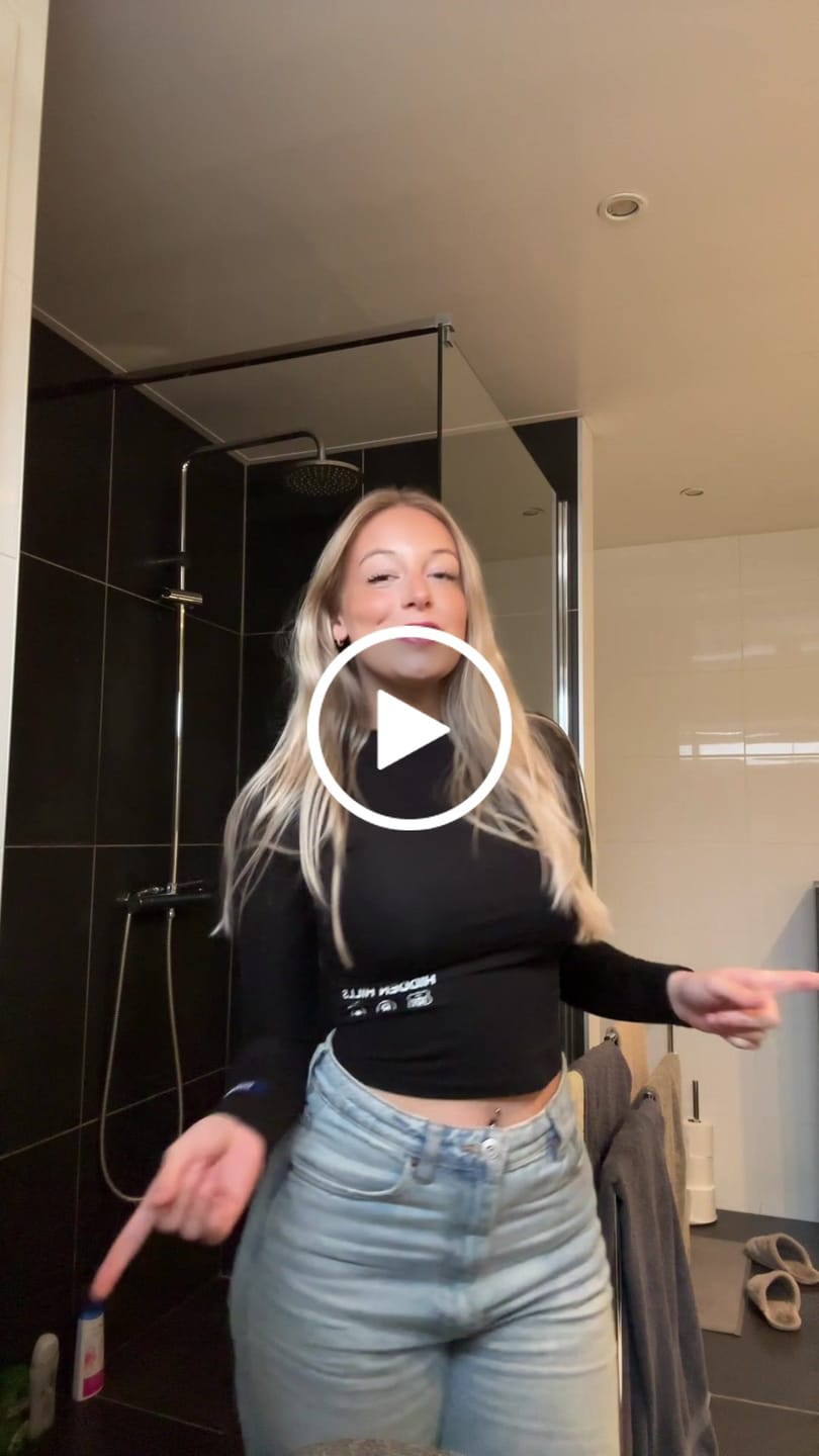 Customer video review of LABEL LONGSLEEVE TOP BLACK
