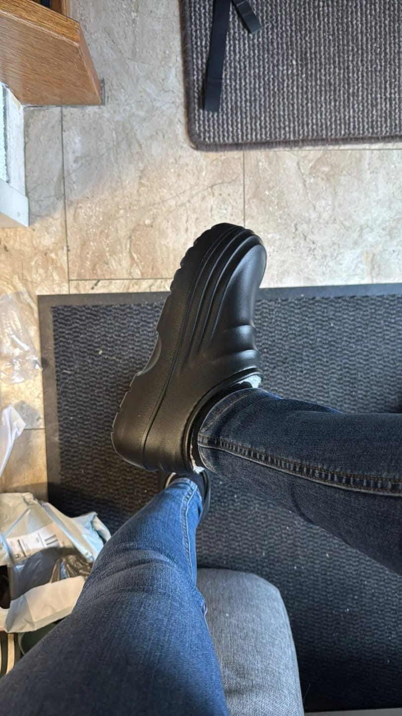 Customer photo review of The Snuggi Work Clogs
