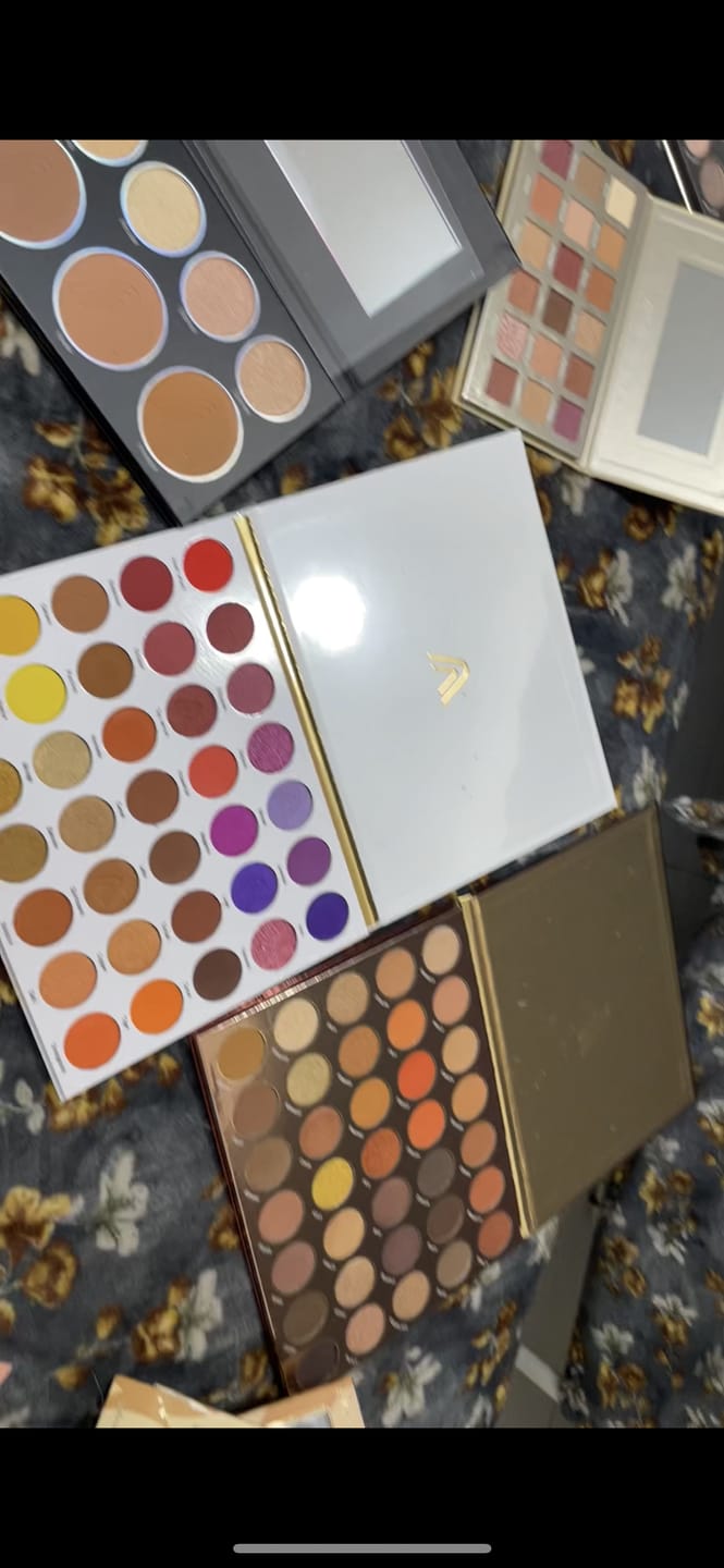 Customer photo review of PALETA DE SOMBRAS  ATEMPORAL | MAKEUP EXPERT