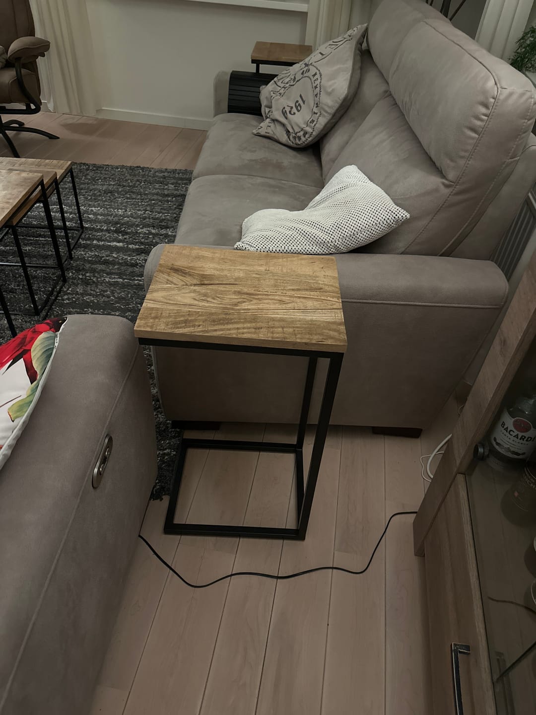Customer photo review of Bijzettafel bank | Set van 2 | Mangohout en Staal | 38x31x68cm