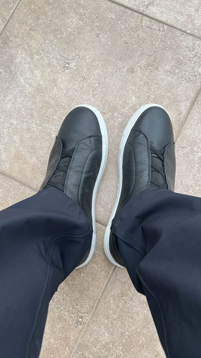 Customer photo review of SNEAKER SLIP ON PIEL NEGRO