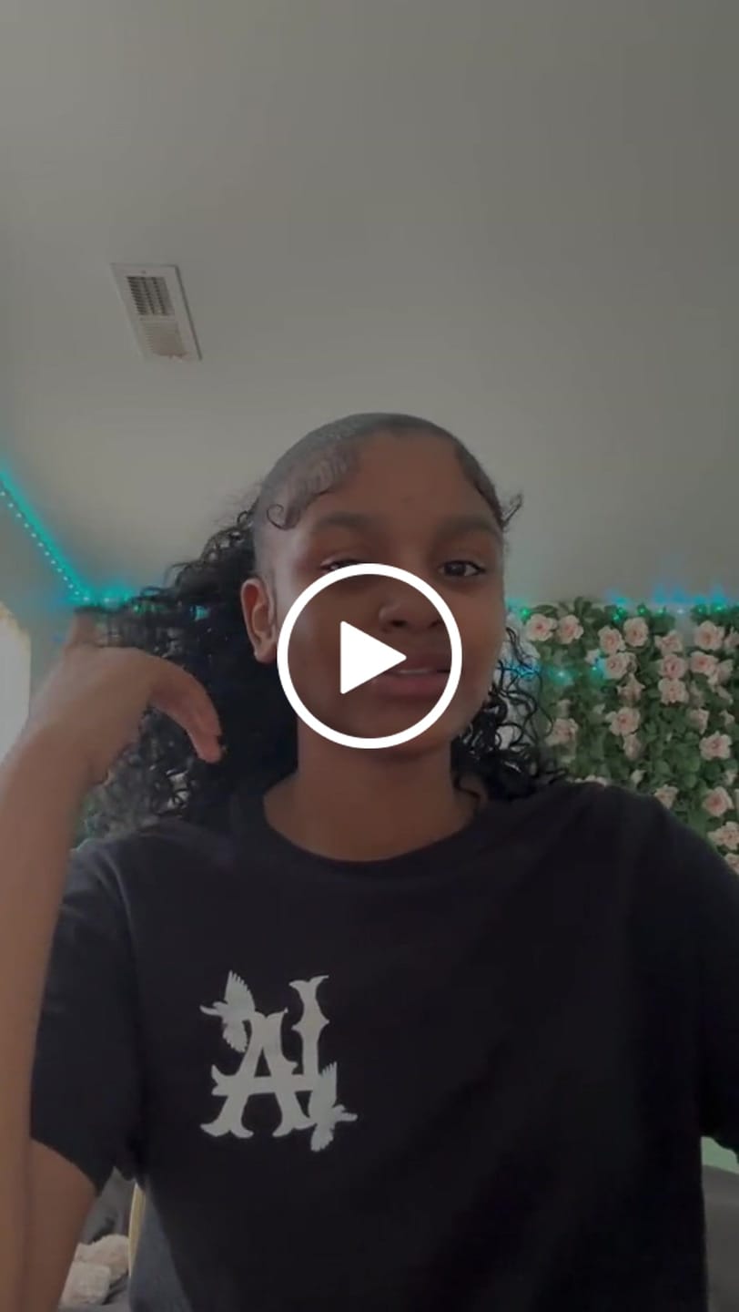 Customer video review of Cool + Glow Facial Towelettes