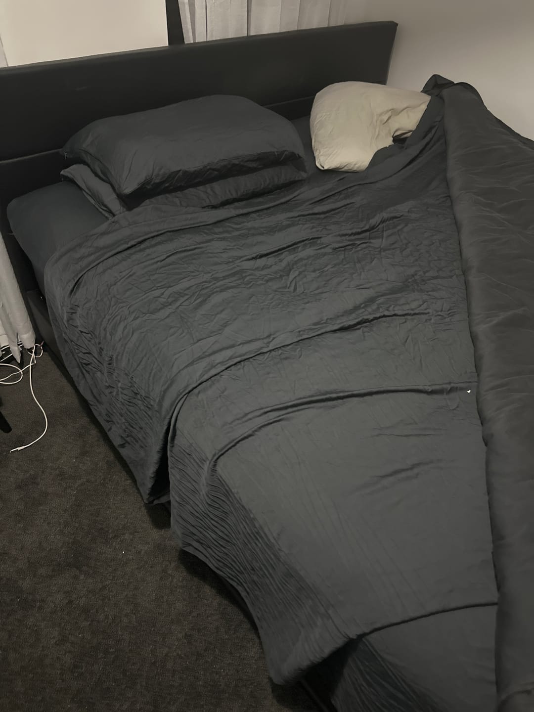 Customer photo review of Muscle Mat Easy-Make Luxury Bed Sheet Set