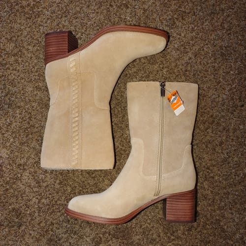 Customer photo review of Reseller Ready Women's NIB Assorted Footwear