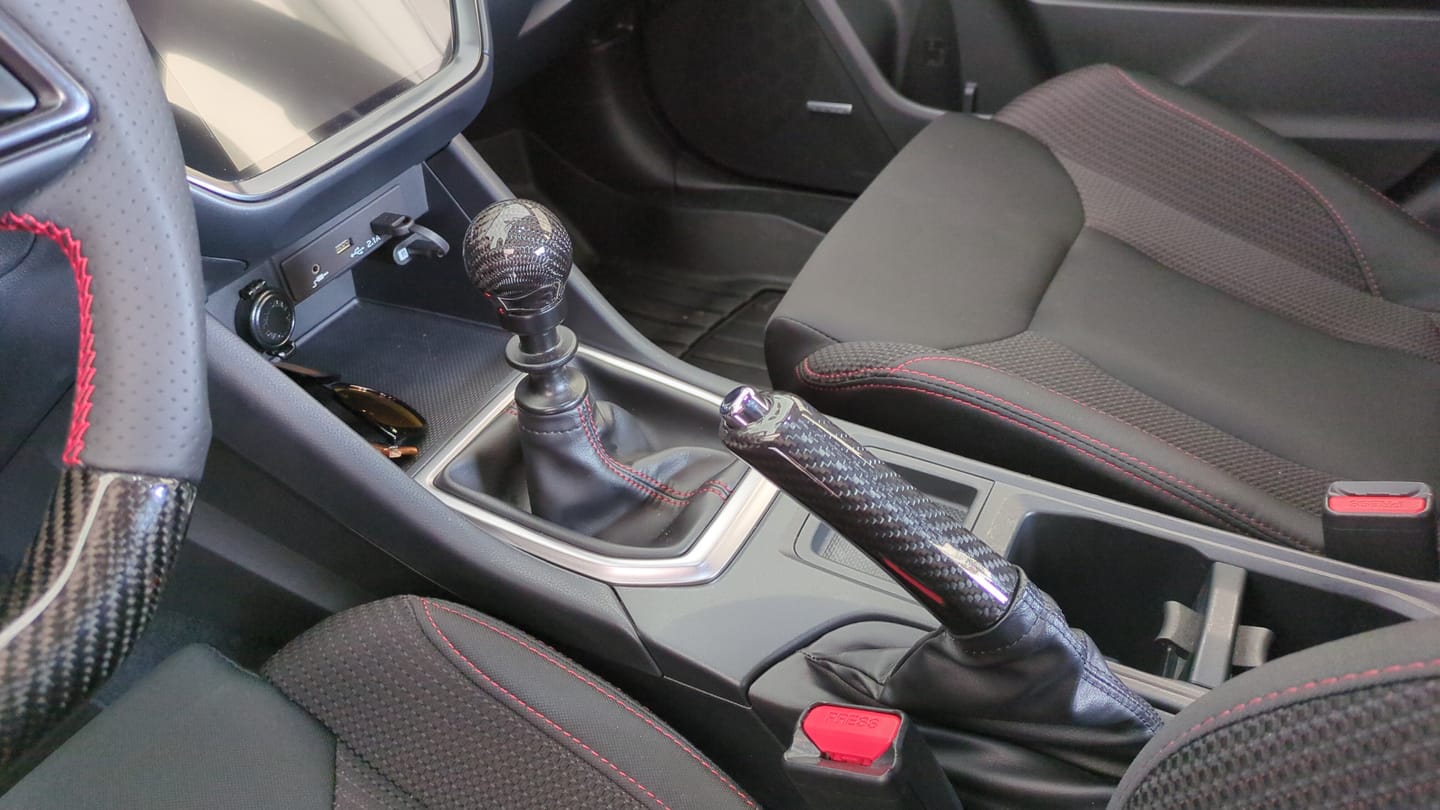 Customer photo review of Weighted Black Carbon Fiber Shift Knobs