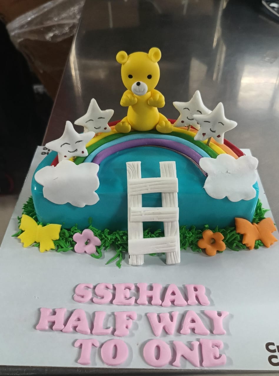 Customer photo review of Teddy Half Design Cake
