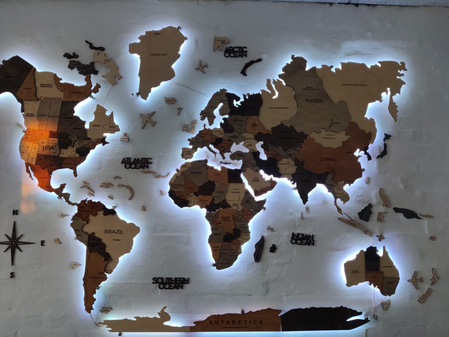 Customer photo review of 3D LED Wooden World Map 3.0 Multicolor