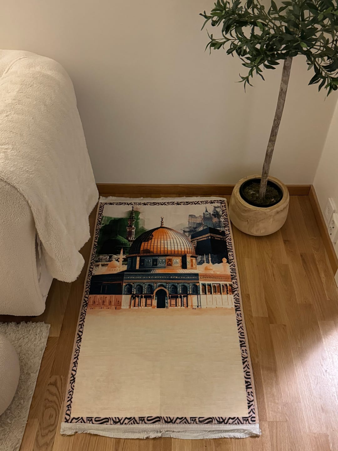 Customer photo review of Al-Haramain & Al-Aqsa  Padded Prayer Mat