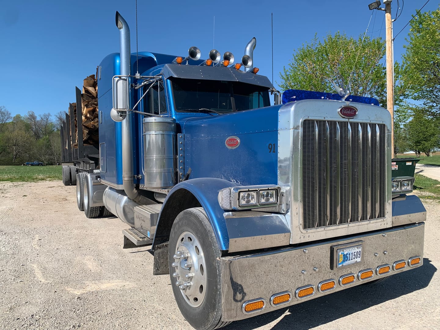 Customer photo review of UP-21160 33-3/4" STAINLESS STEEL KENWORTH STYLE VERTICAL GRILLE BAR FOR PETERBILT 359/379 #21160