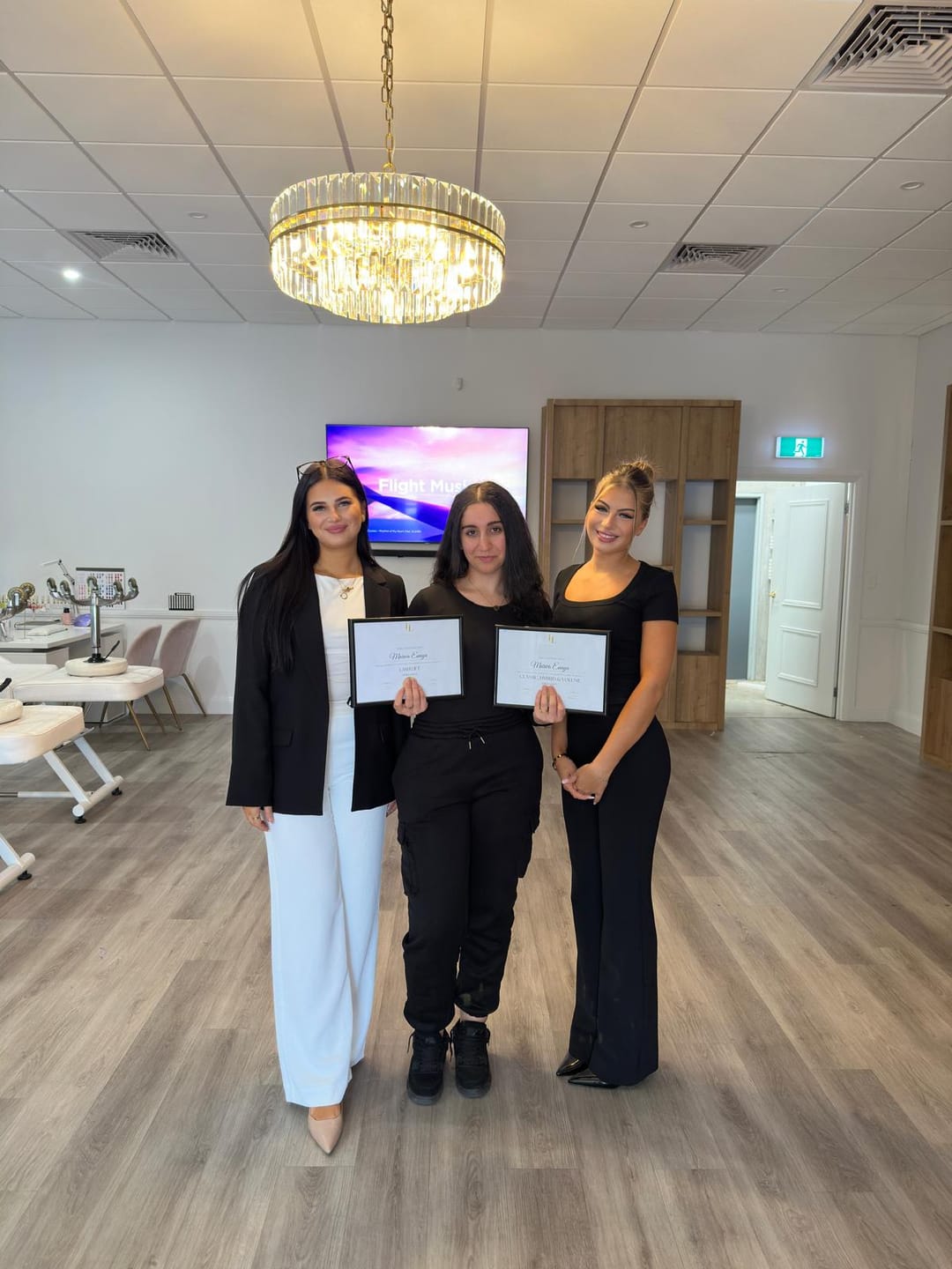 Customer photo review of Classic, hybrid & Volume - in person course