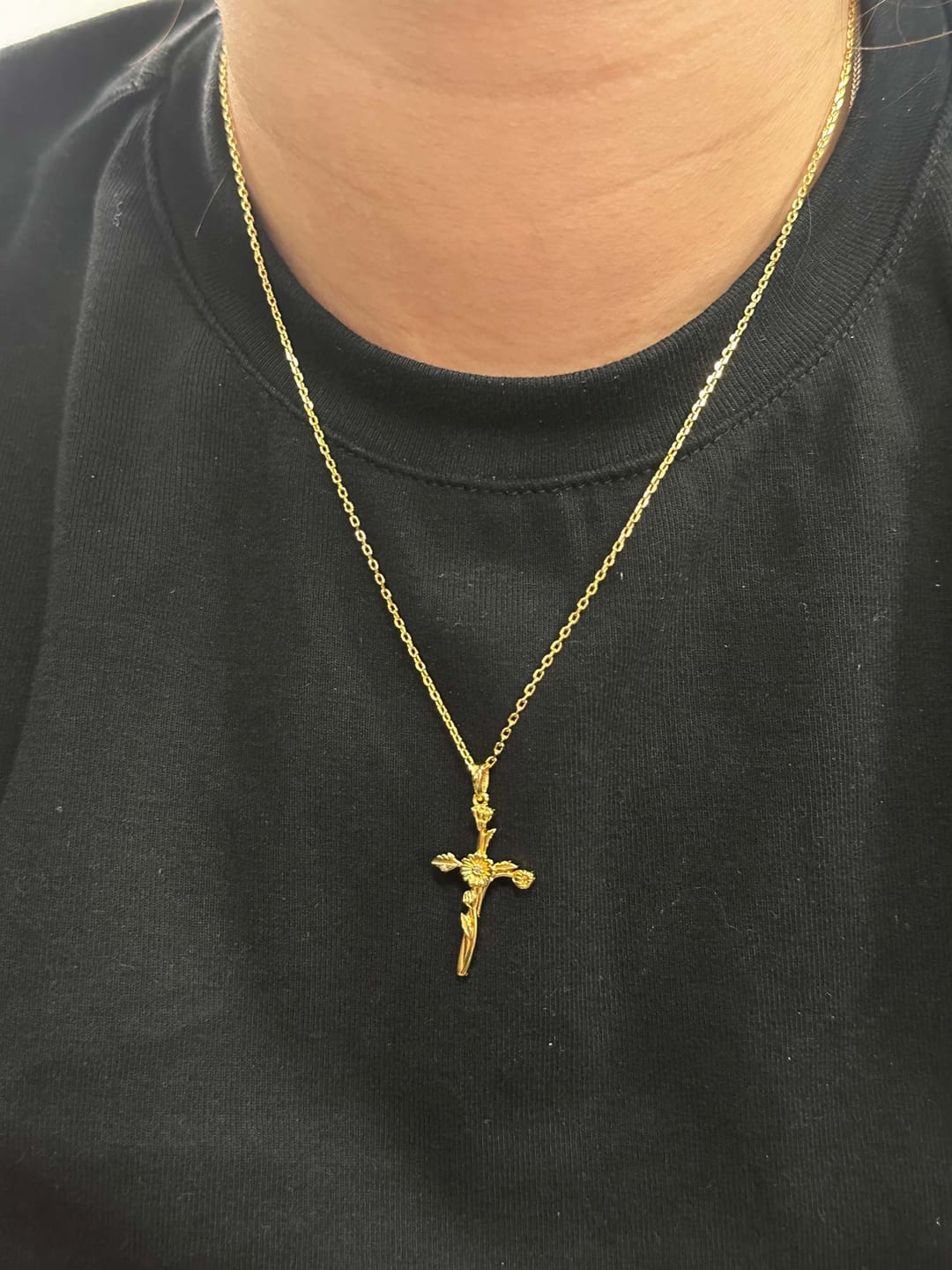 Customer photo review of Floral Cross April Daisy Birth Flower Necklace