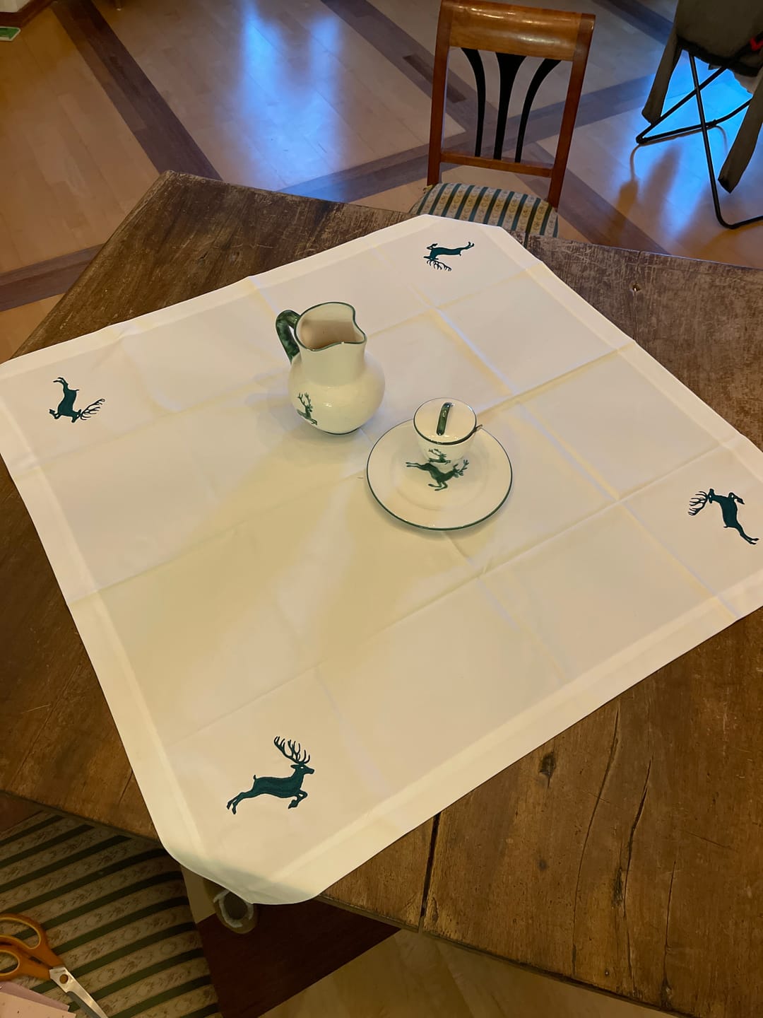 Customer photo review of Tischdecke "Hirsch" (100x100)