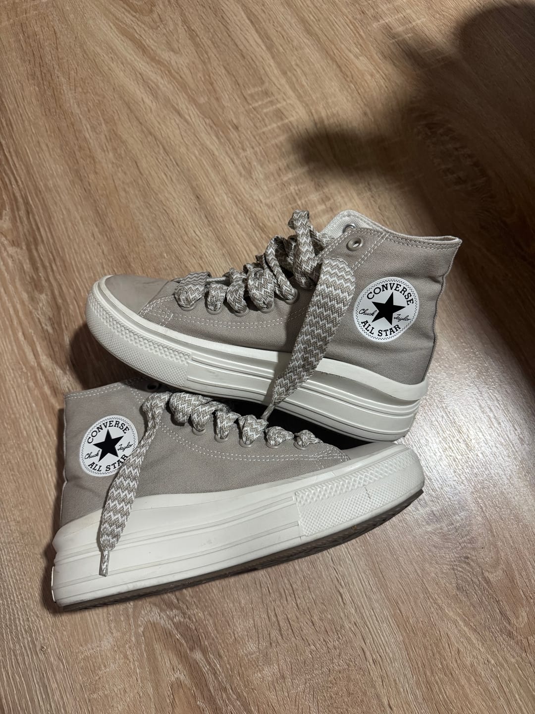 Customer photo review of Zapatillas Converse Chuck Taylor Move Hi Platform Beige