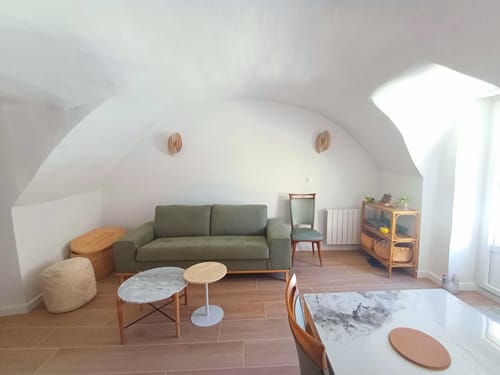 Customer photo review of Assia | Applique