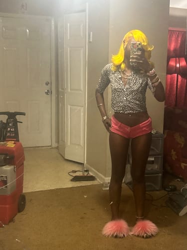 Customer photo review of MICRO MINI SHORTS (PINK)