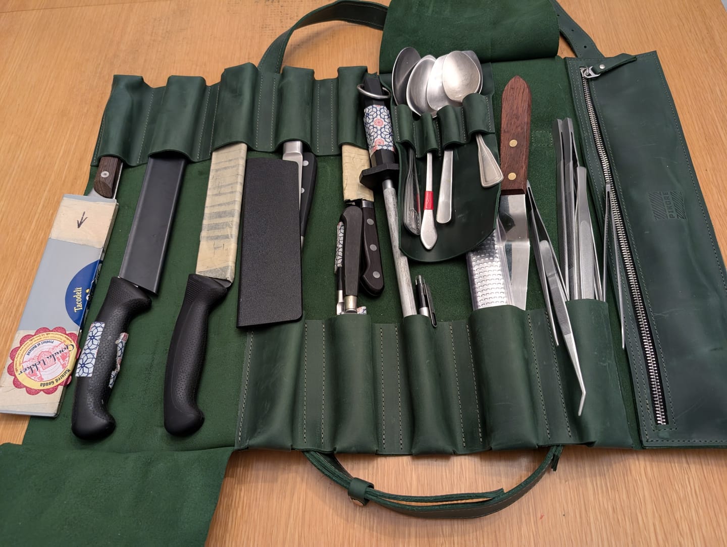 Customer photo review of The Professional's Leather Knife Roll