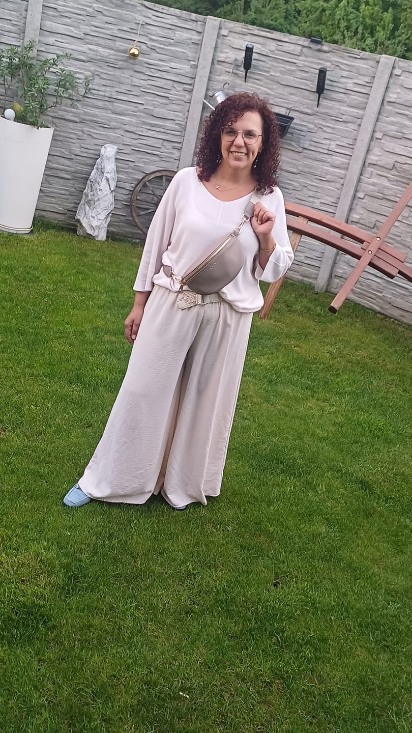 Customer photo review of NOA - TAUPE