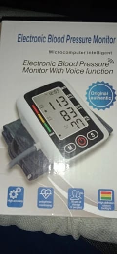 Customer photo review of Tensiómetro Digital Profesional Brazo Exacto +voz En Español