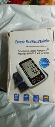 Customer photo review of Tensiómetro Digital Profesional Brazo Exacto +voz En Español