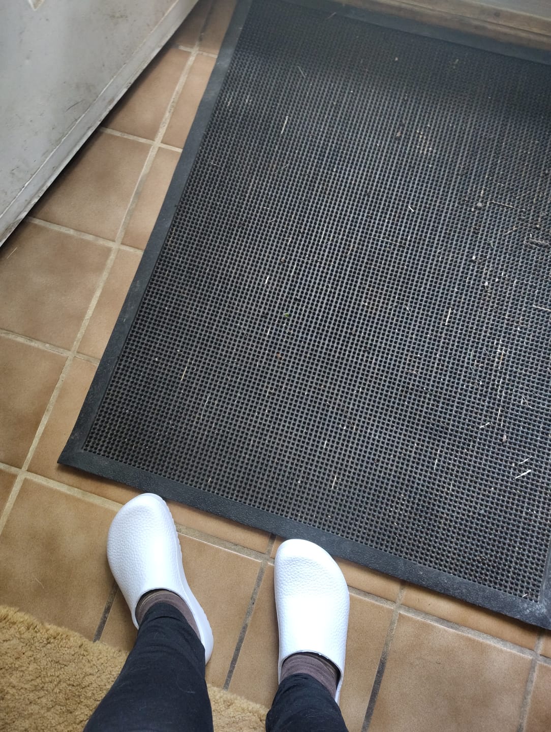 Customer photo review of Elson - Healthy & Non-Slip Comfort Clog Mules