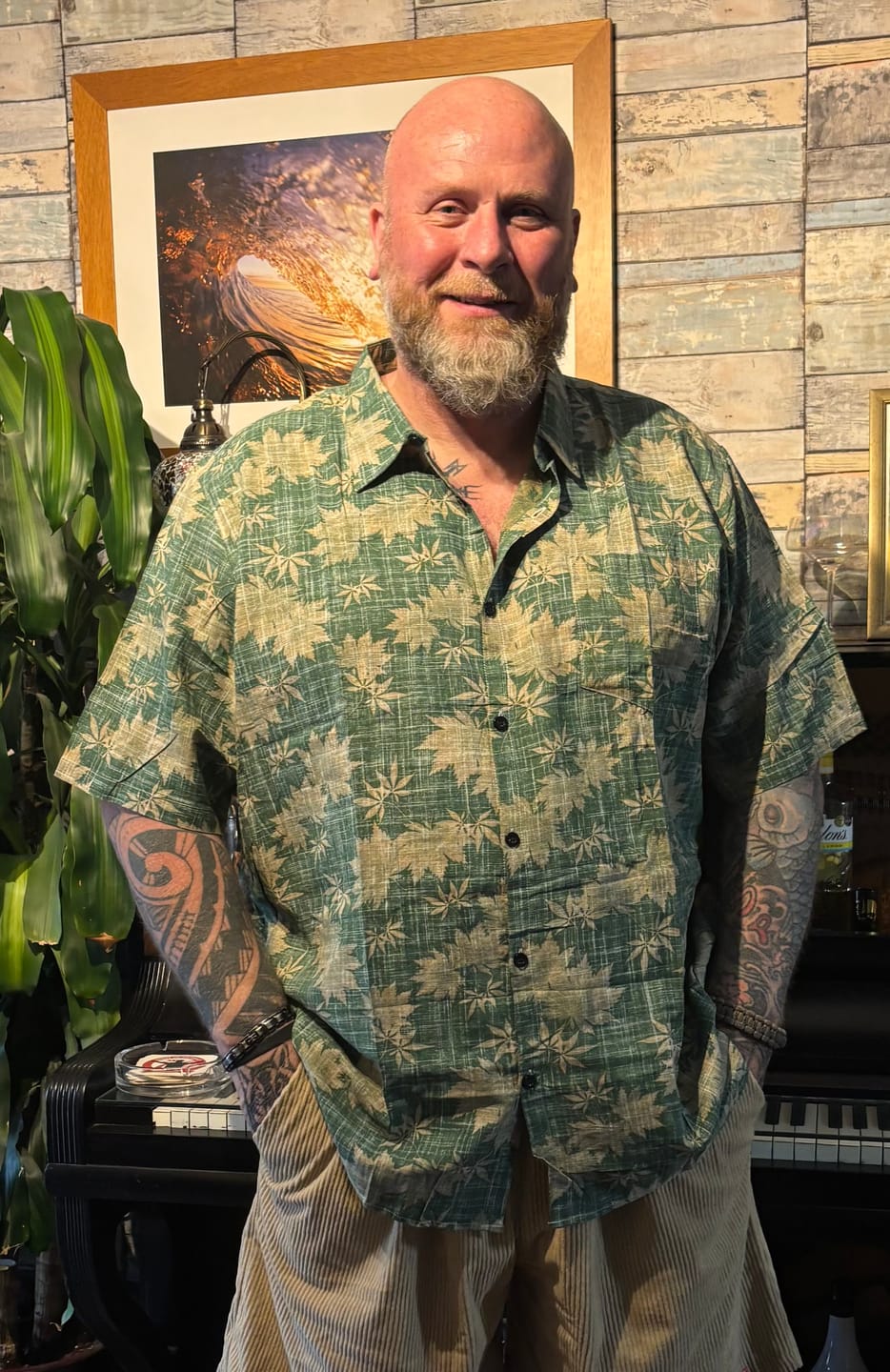 Customer photo review of Men's Retro Casual Holiday Pocket Hawaiian Shirt
