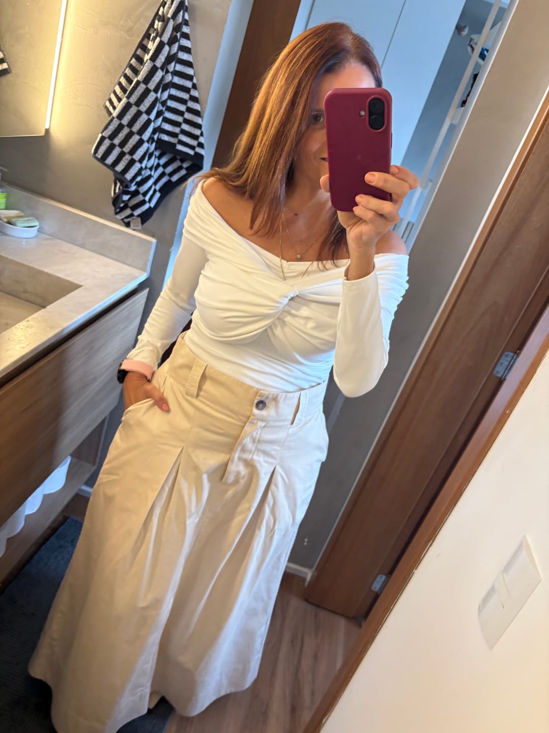 Customer photo review of Blusa Ombro a Ombro em Malha Poliamida Delicaté 81705 Linzzi